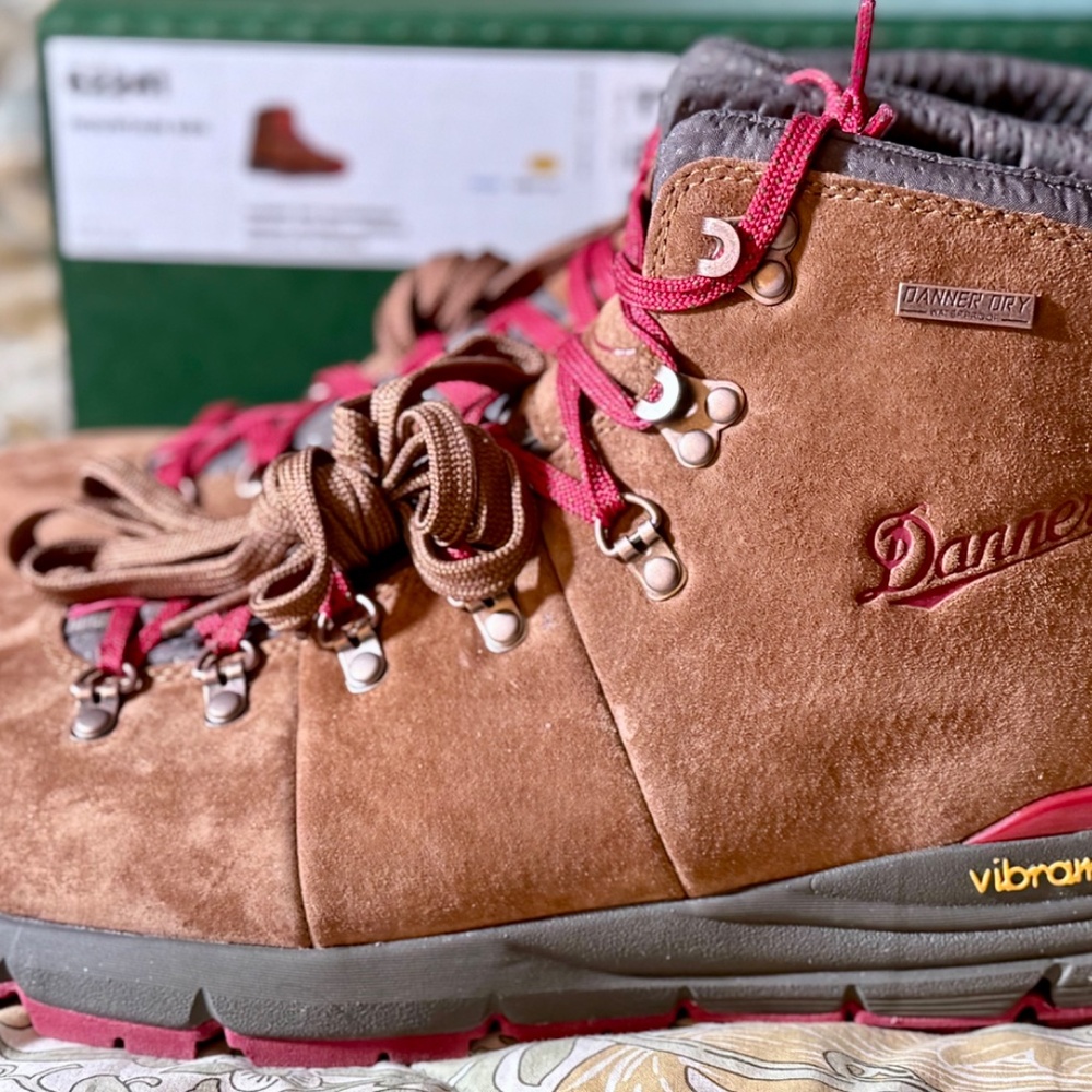 Mens Danner Mountain 600 Hiking Boots - Picture 3 of 6